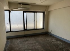 港区新橋ビル 5階