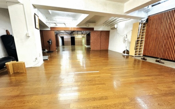 板橋区向原ビル地下1階