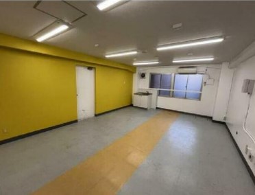 新宿区百人町ビル3階