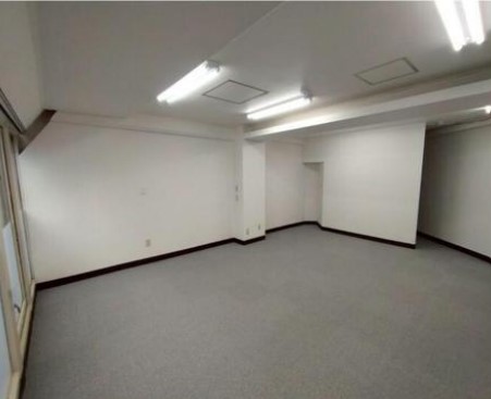 港区赤坂ビル6階