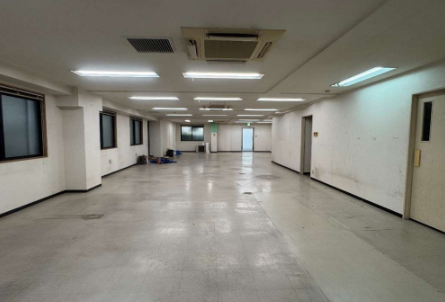 新宿区矢来町ビル1階